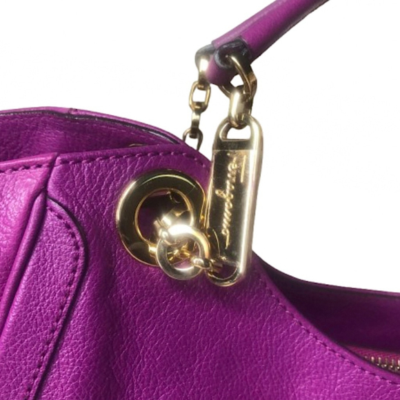 SALVATORE FERRAGAMO GANCINI Magenta Leather Betulla Shoulder Bag w/ Side Pockets - Picture 5 of 17